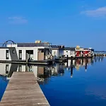 Hausboot Annis Mehrblick Båthotell Fehmarn