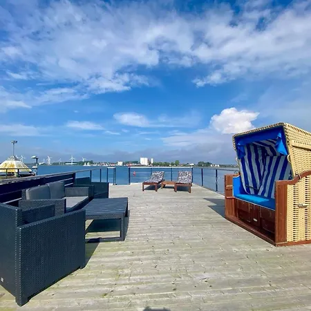 Hausboot Annis Mehrblick * フェーマルン