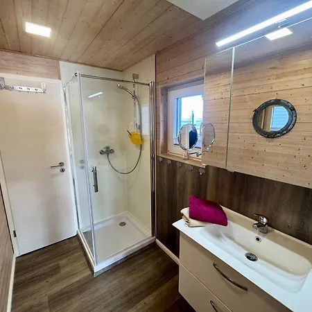 Hausboot Annis Mehrblick Botel